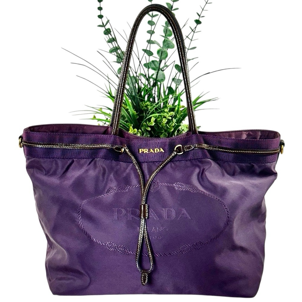 💜Stunning Prada Nylon Tessuto Tote in Purple EUC
